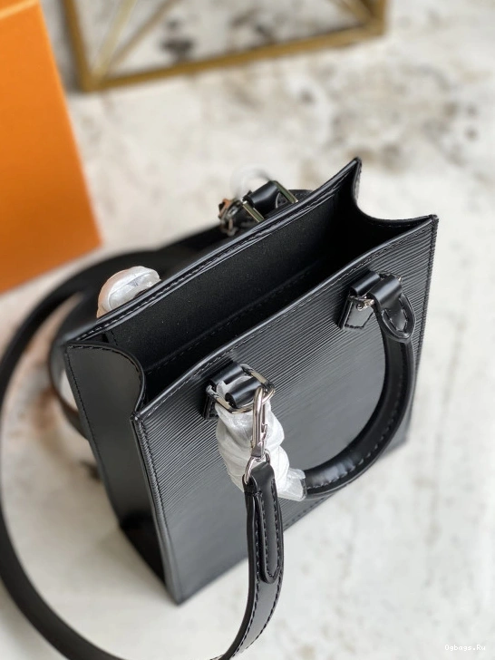 PETIT SAC VUITTON PLAT LOUIS 0508